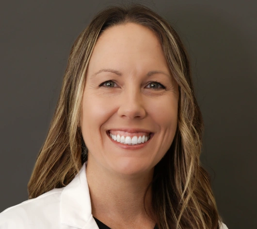 Dr Carly Paragas