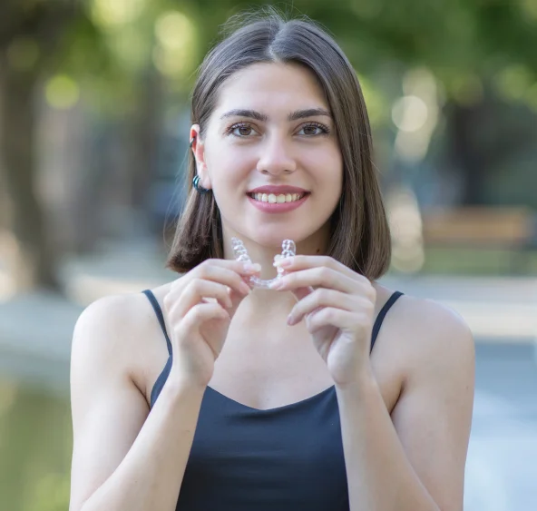 img-straighten-your-smile-for-less Straighten Your Smile for Less
